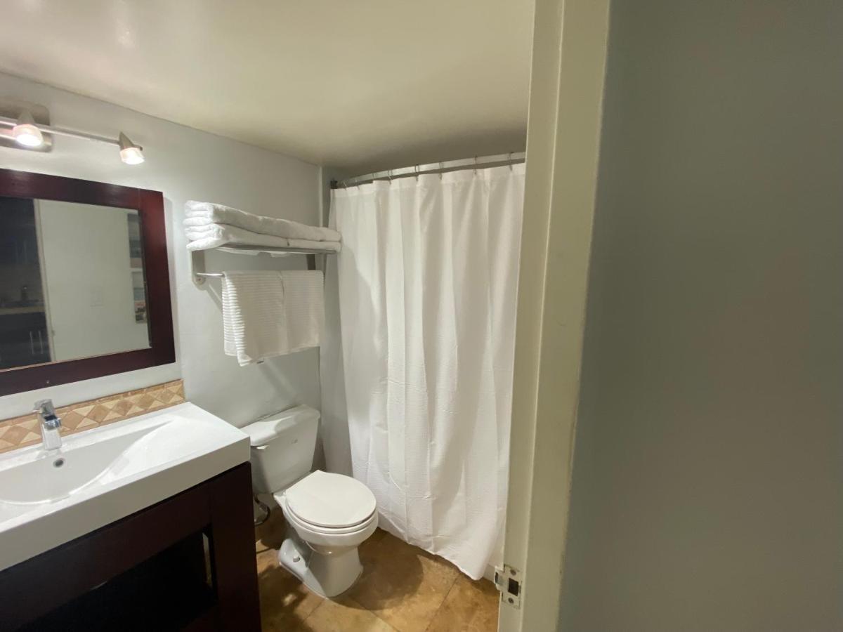 Beachfront Condo In Miami! サニーアイルズビーチ エクステリア 写真