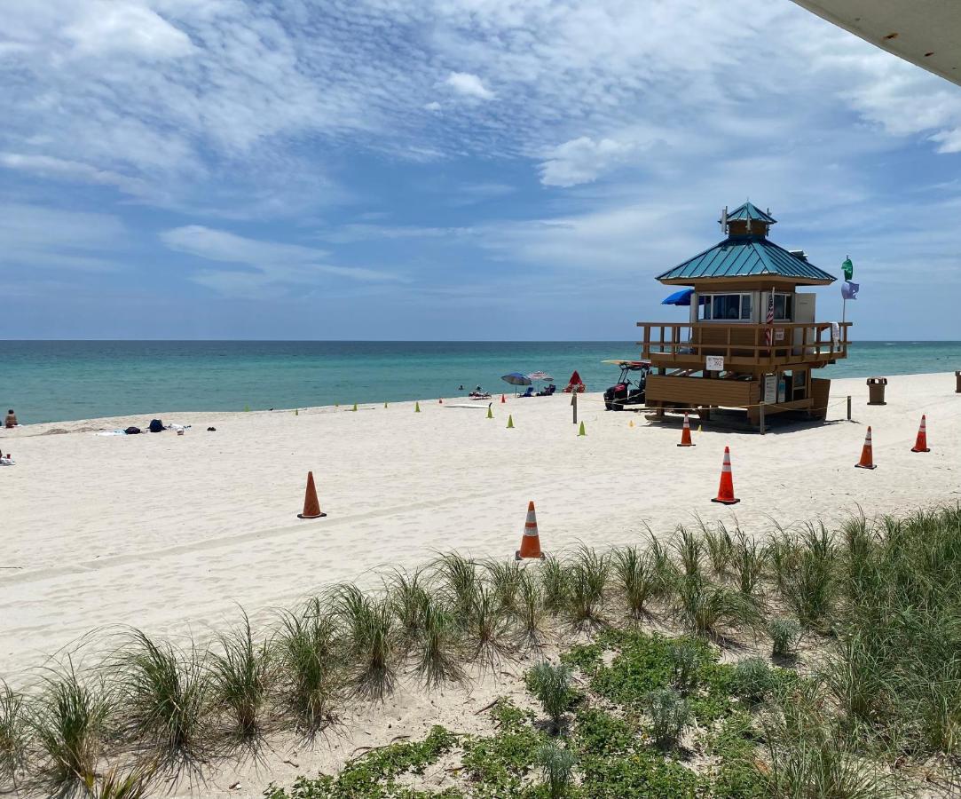 Beachfront Condo In Miami! サニーアイルズビーチ エクステリア 写真